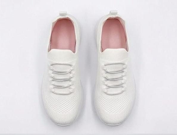 Lace-up women's sneaker